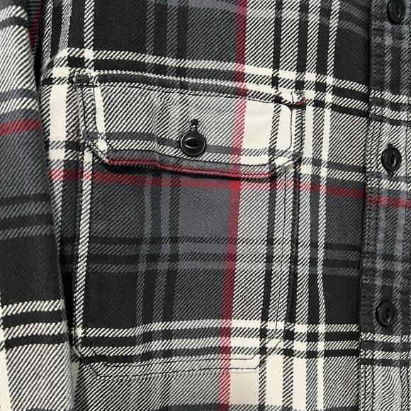 Eddie Bauer Long Sleeve Button Shirt Men's Small Black Red Plaid Flannel Outdoor - Picture 4 of 9